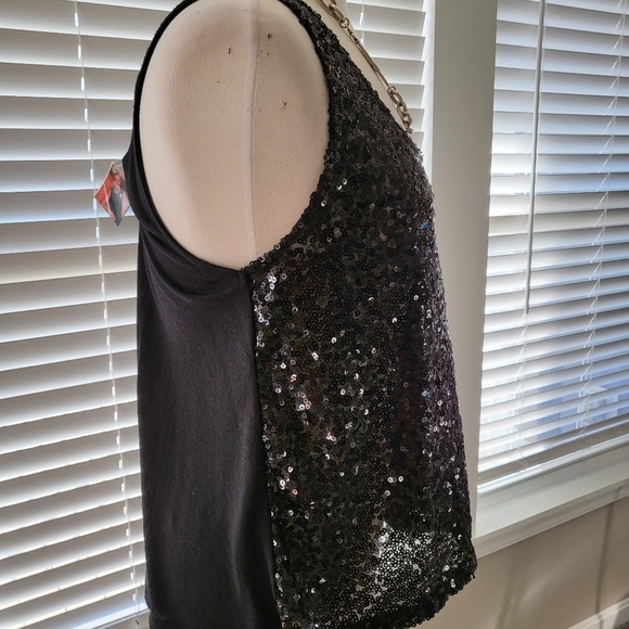 Decree – Front-Side Black Sequin/Back-Side Polyester Elegant Tank Top - Picture 6 of 10